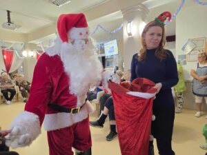 A Gondozóház Mikulása és a Krampusz a Gondozóházban
